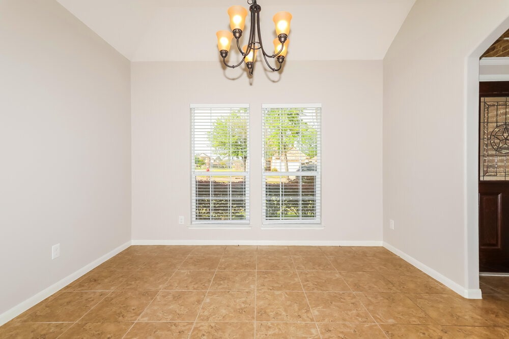 Building Photo - 18415 Sunrise Maple Dr