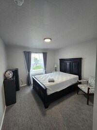 Building Photo - 672 S Blackfoot