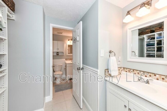 Building Photo - 1661 Fieldthorn Dr