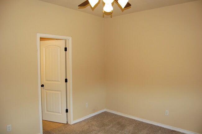 Building Photo - 3187 Cain Rd