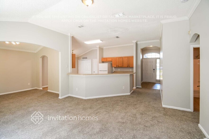 Building Photo - 9294 Thunderbolt Dr