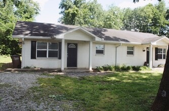 Building Photo - Great 2 bed 1 Bath Duplex