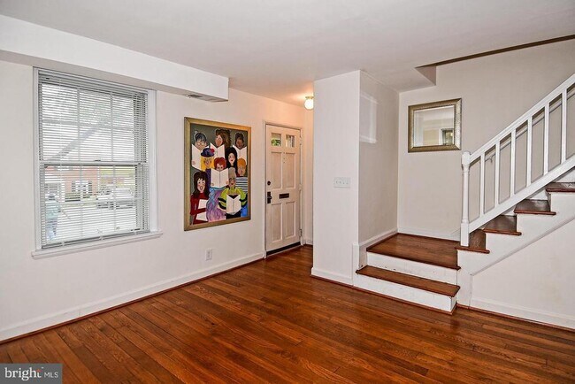 Primary Photo - 2829 S Abingdon St