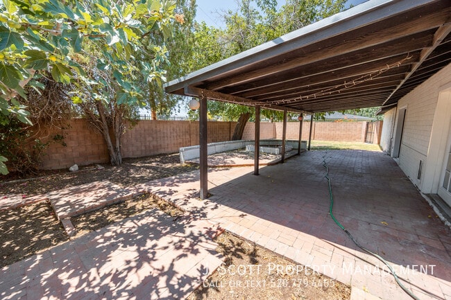 Building Photo - 723 W Cactus Wren Dr