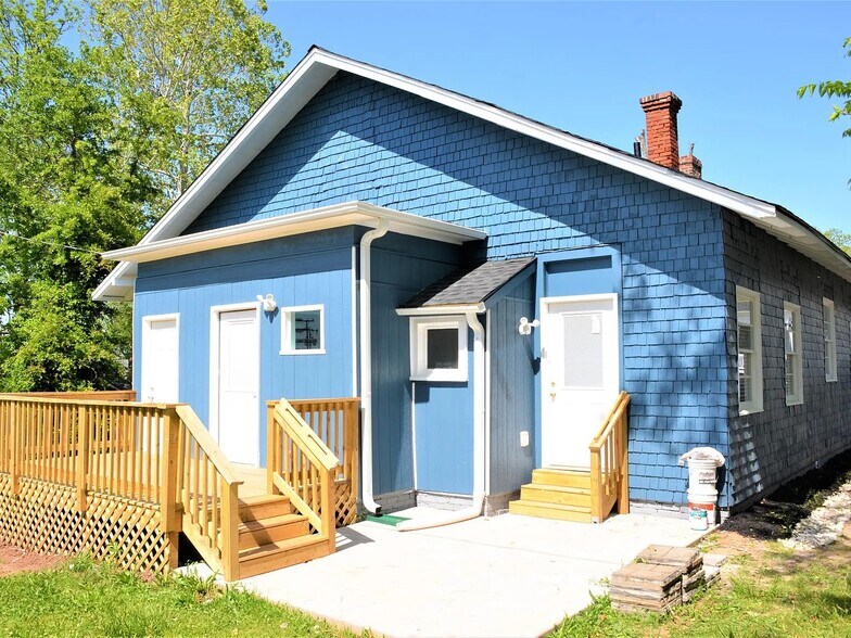 Building Photo - 240 Hydrick St