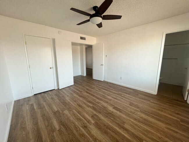 Building Photo - 6421 W Carol Ave
