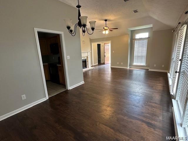 Building Photo - 1604 Queen Elizabeth Ct