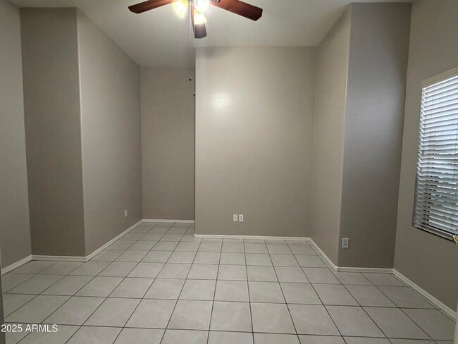 Building Photo - 231 E Krista Way