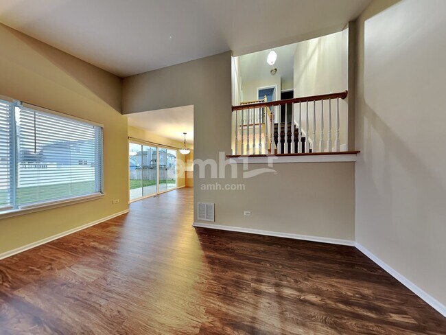 Building Photo - 2611 Sierra Ave