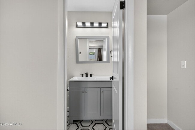 Building Photo - 1339 N 44th St