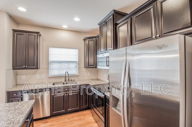 Building Photo - 305 Christiane Way