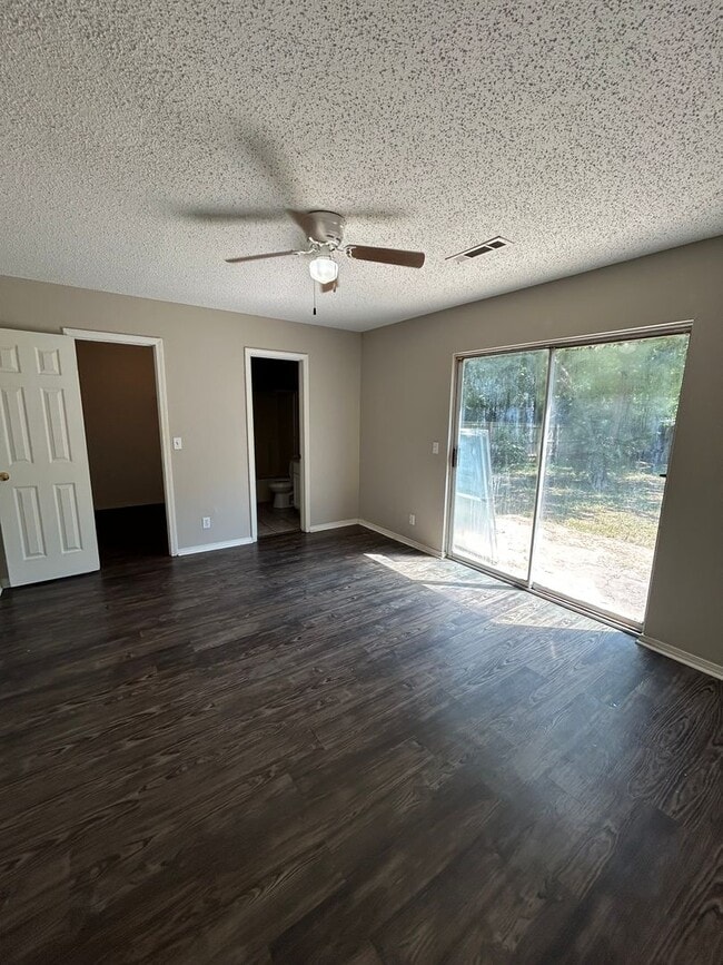 Building Photo - Charming 3 Bedroom, 2 Bath Home in the Hea...
