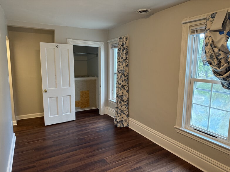 Bedroom 1 - 427 19th Ave NE