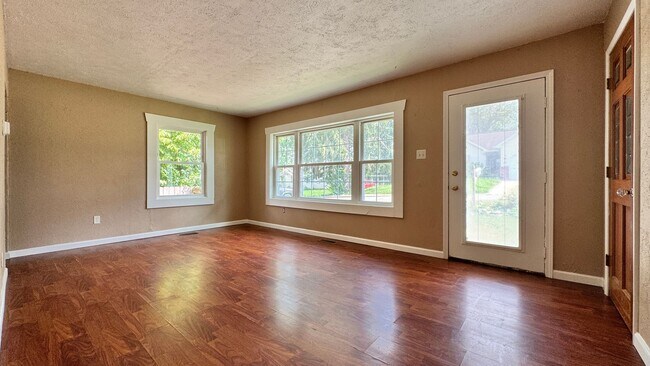 Building Photo - Available Aug 12th, 2026!