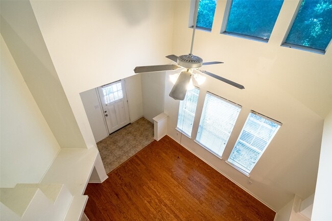 Building Photo - 16 Scarlet Woods Ct