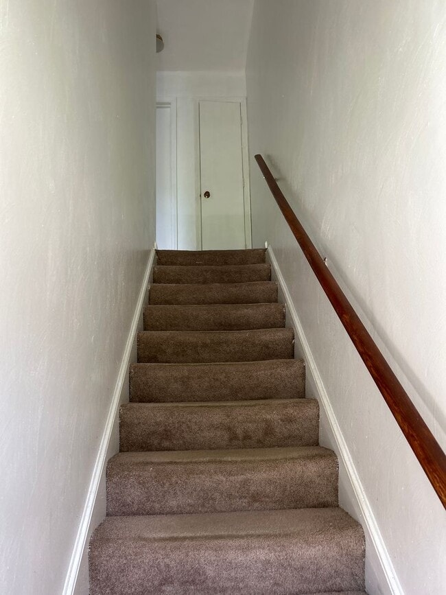 Building Photo - North West 2 bed 1 bath