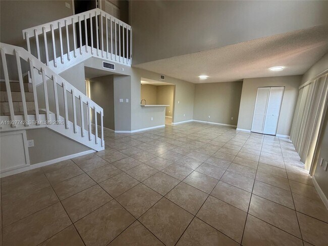 Building Photo - 1206 San Remo Cir