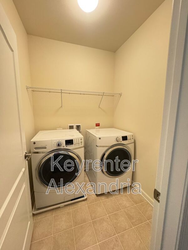 Building Photo - 4834 Dane Ridge Cir