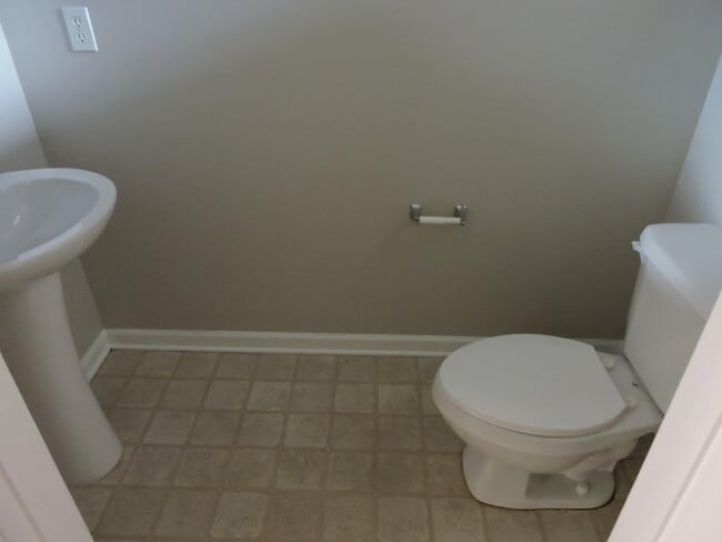 Building Photo - 132 Swaying Pine Ct