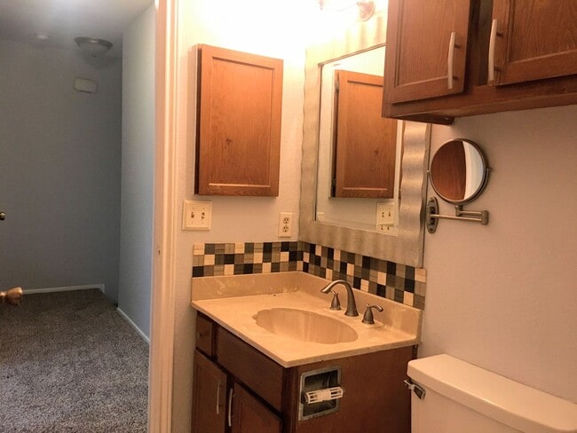 Building Photo - 2924 St Joseph St