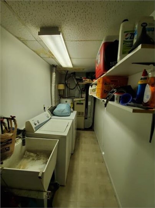 Building Photo - 502 Suismon St