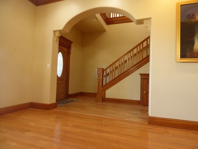 Building Photo - 4465 Countryside Ct NE
