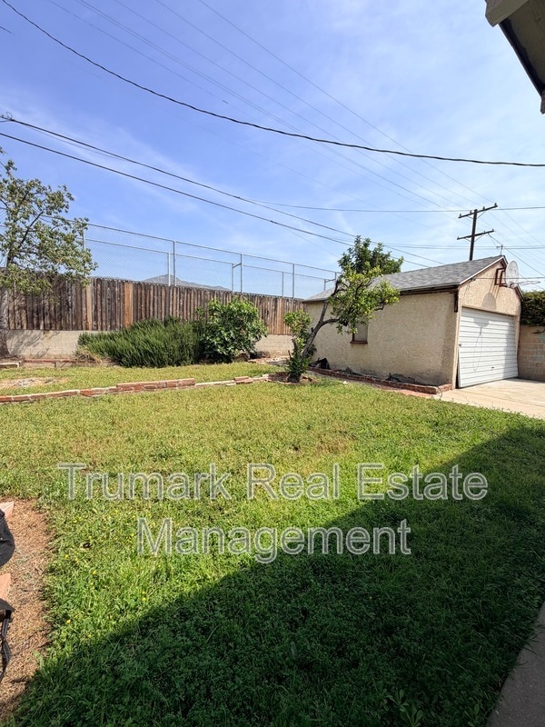 Building Photo - 729 South St