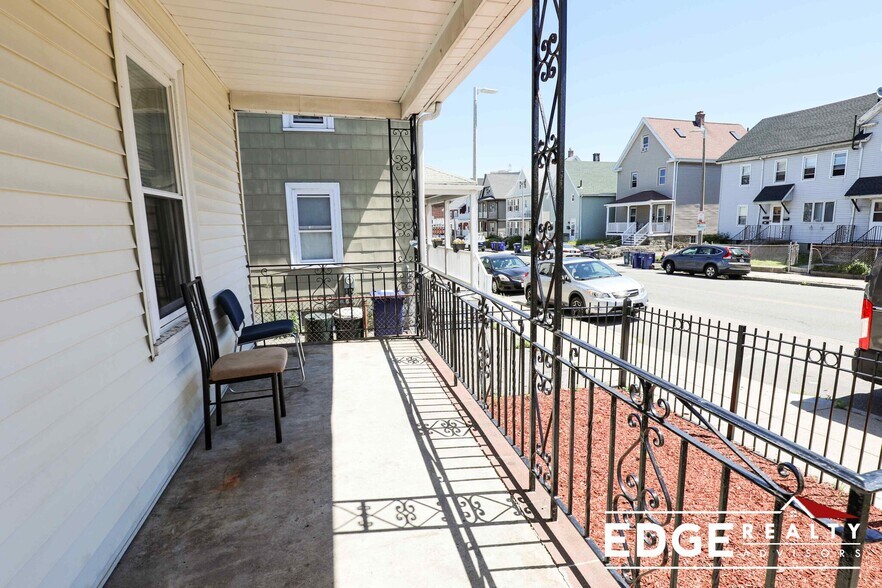 Building Photo - 33R Winship Pl