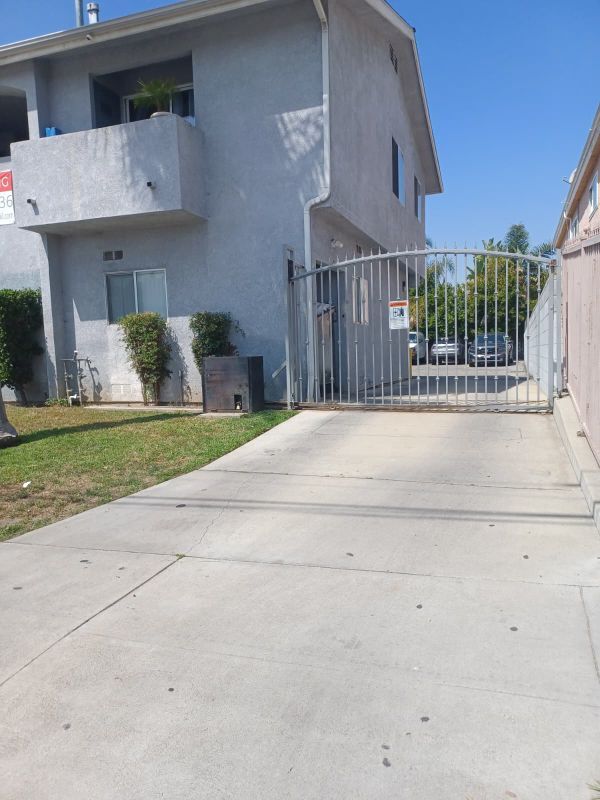 Building Photo - 6545 Fulton Ave