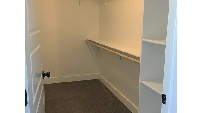 Building Photo - 4 bedroom, 3 bath home in Josephine Crossing