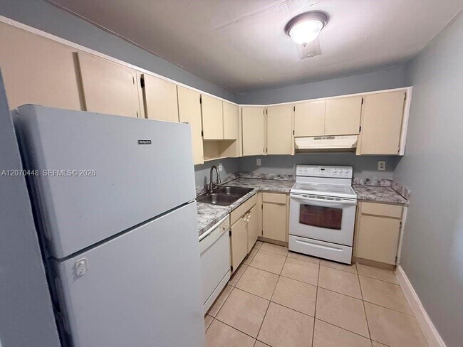 Building Photo - 5775 W 20th Ave
