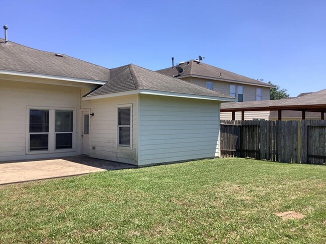 Building Photo - 5119 Westwood Pines Dr