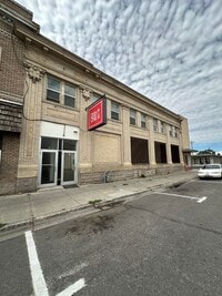 Building Photo - 8 College Ave