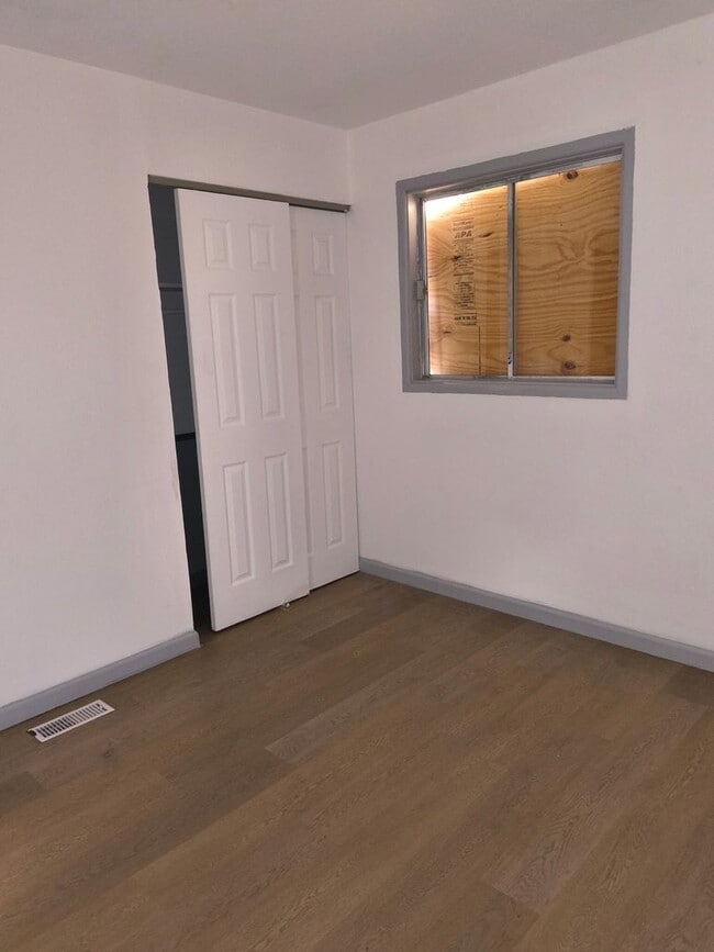 Building Photo - LIMITED TIME**NO APPLICATION FEE**1/2 OFF ...