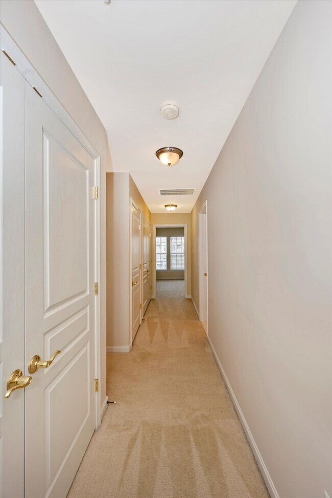 Building Photo - Desirable Two Level Condo For Lease - Not Pet Friendly