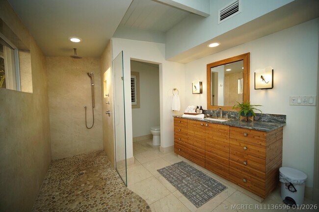 Building Photo - 4000 S Ocean Blvd