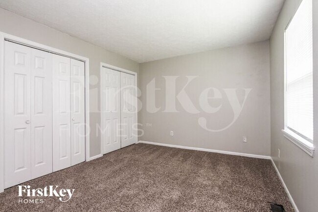 Building Photo - 4333 Phoenix Dr