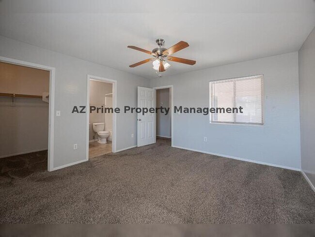 Building Photo - 227 W Darrow St