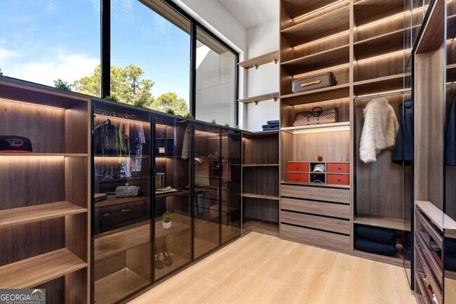 Building Photo - 3600 Lower Roswell Rd