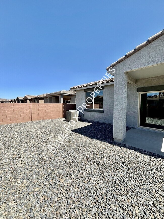 Building Photo - 12002 W Charismatic Dr