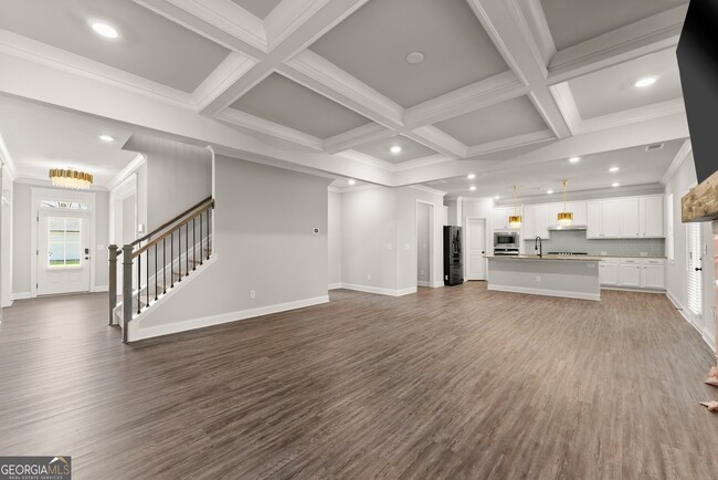 Building Photo - 4656 Silver Oak Dr SW