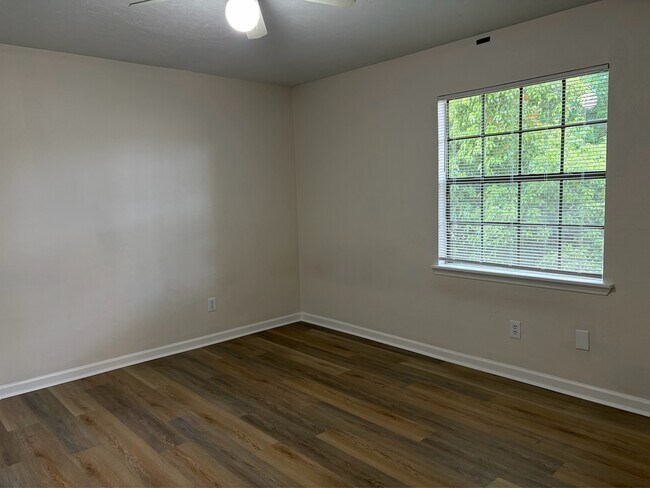 Building Photo - 220 Atkinson Dr