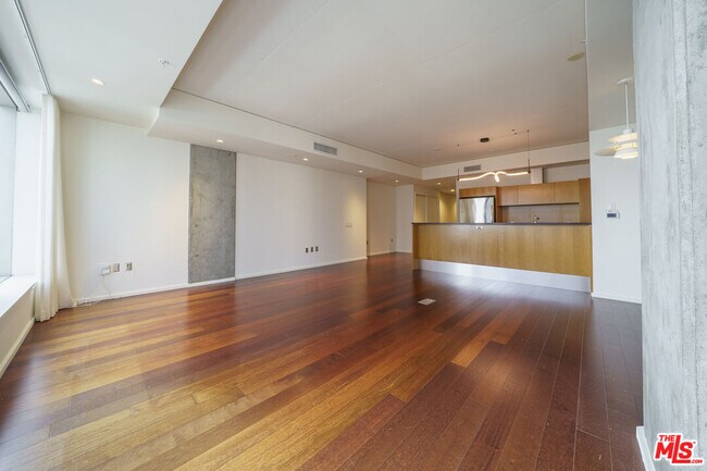 Building Photo - 1155 S Grand Ave