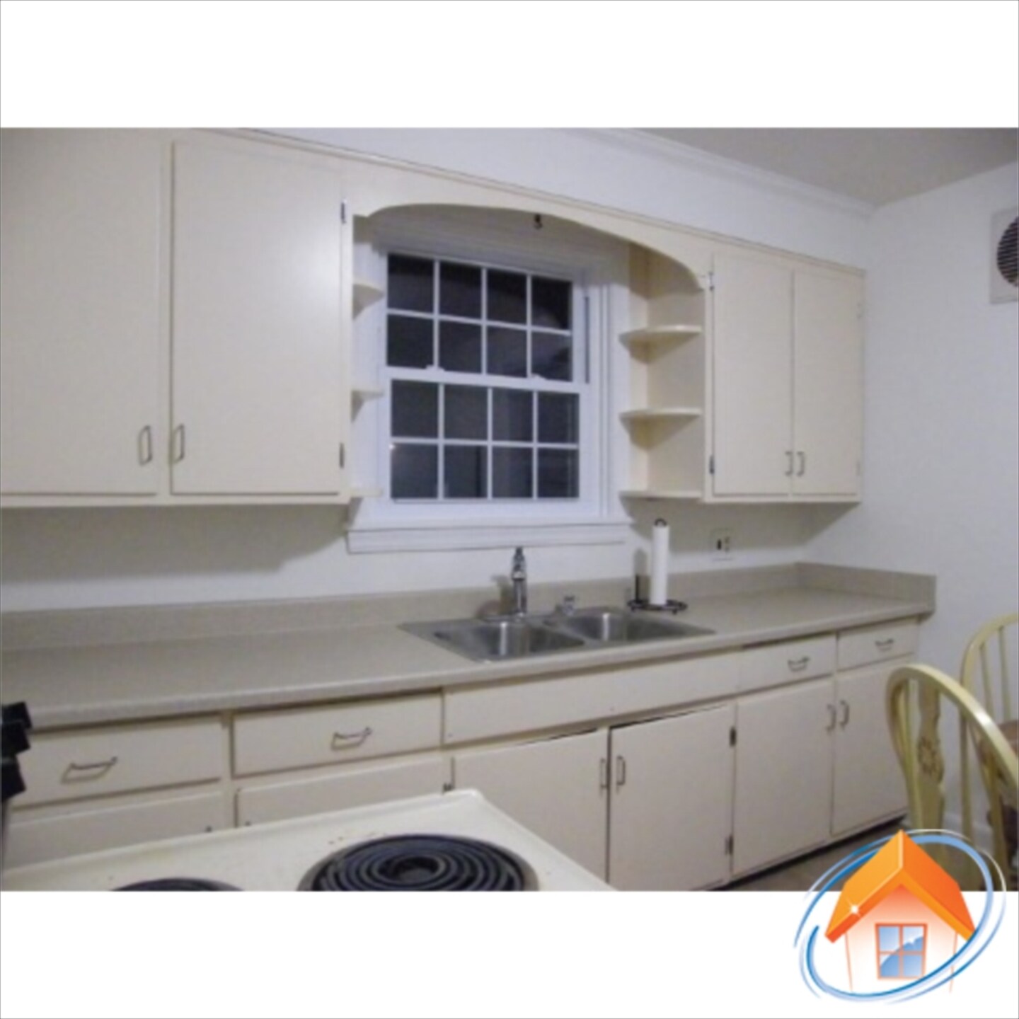 Building Photo - 247 Haines St