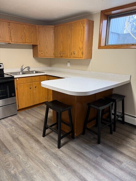 Building Photo - 702 30th Ave N