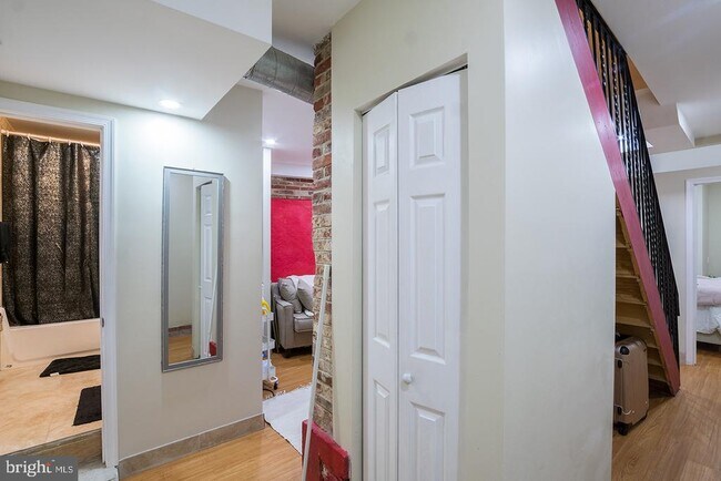 Building Photo - 1122 Passyunk Ave