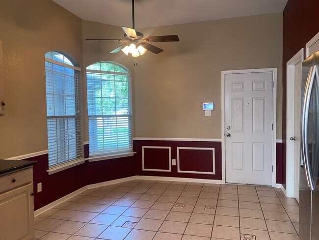 Building Photo - 4 BEDROOM BELTON ISD