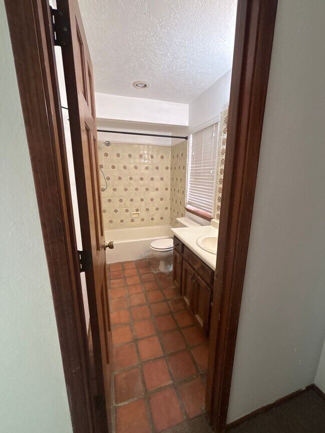 Building Photo - Townhouse Sandia Heights