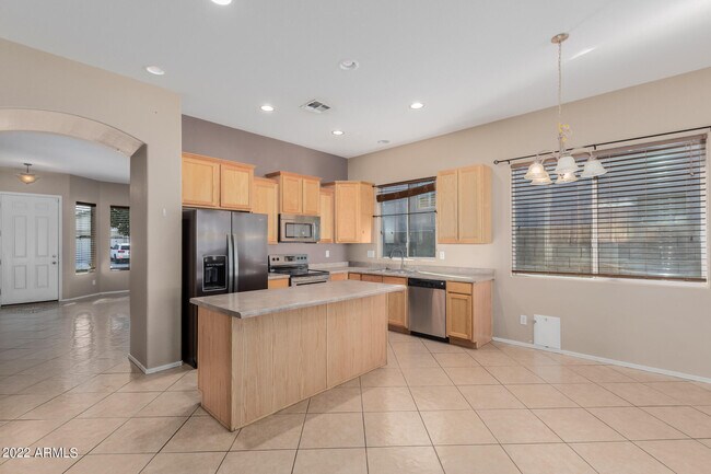 Building Photo - 14440 W Redfield Rd