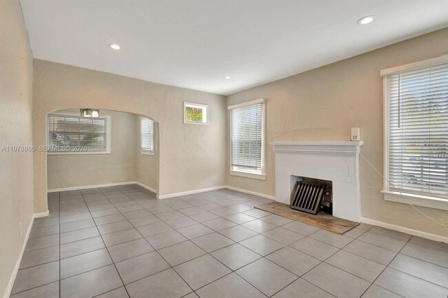 Building Photo - 630 33rd St